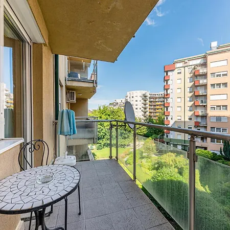 La Dolce -massage Shower With Ac, Balcony Near The Park *