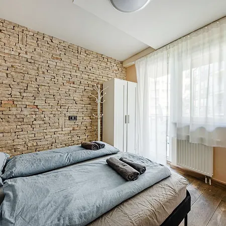 Apartmán La Dolce -massage Shower With Ac, Balcony Near The Park *