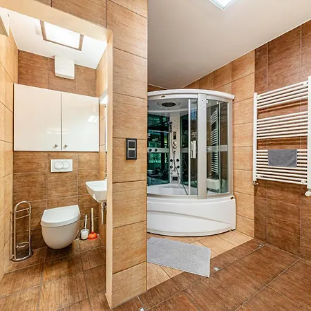 La Dolce -massage Shower With Ac, Balcony Near The Park * Budapest