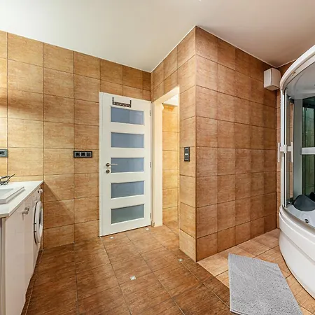 La Dolce -massage Shower With Ac, Balcony Near The Park Budapest
