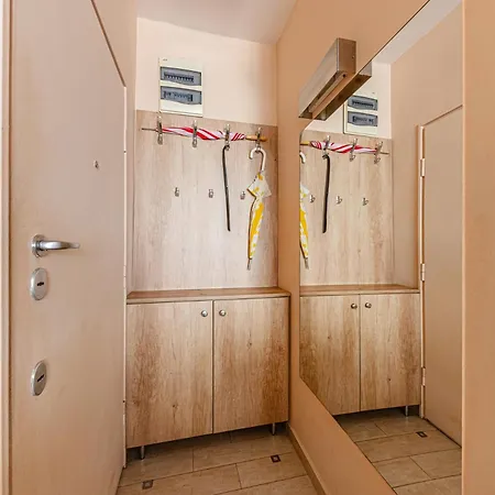 La Dolce -massage Shower With Ac, Balcony Near The Park Appartement *